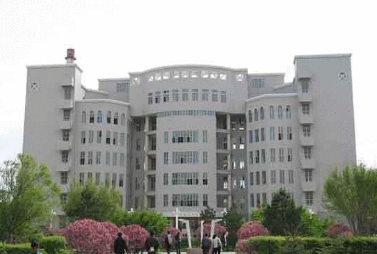 新疆师范大学