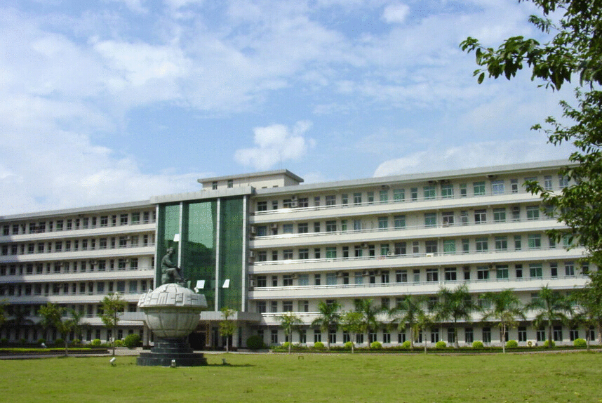 暨南大学