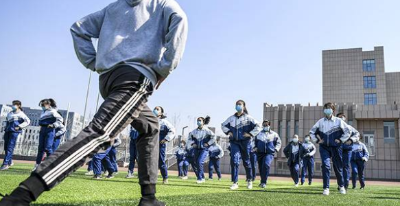 论中学体育教学的体育精神与人格教育